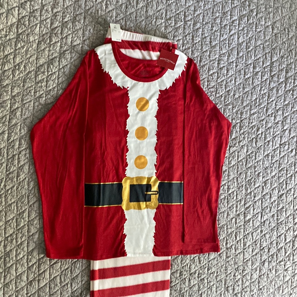 Wondershop Women’s Santa Pajamas XL